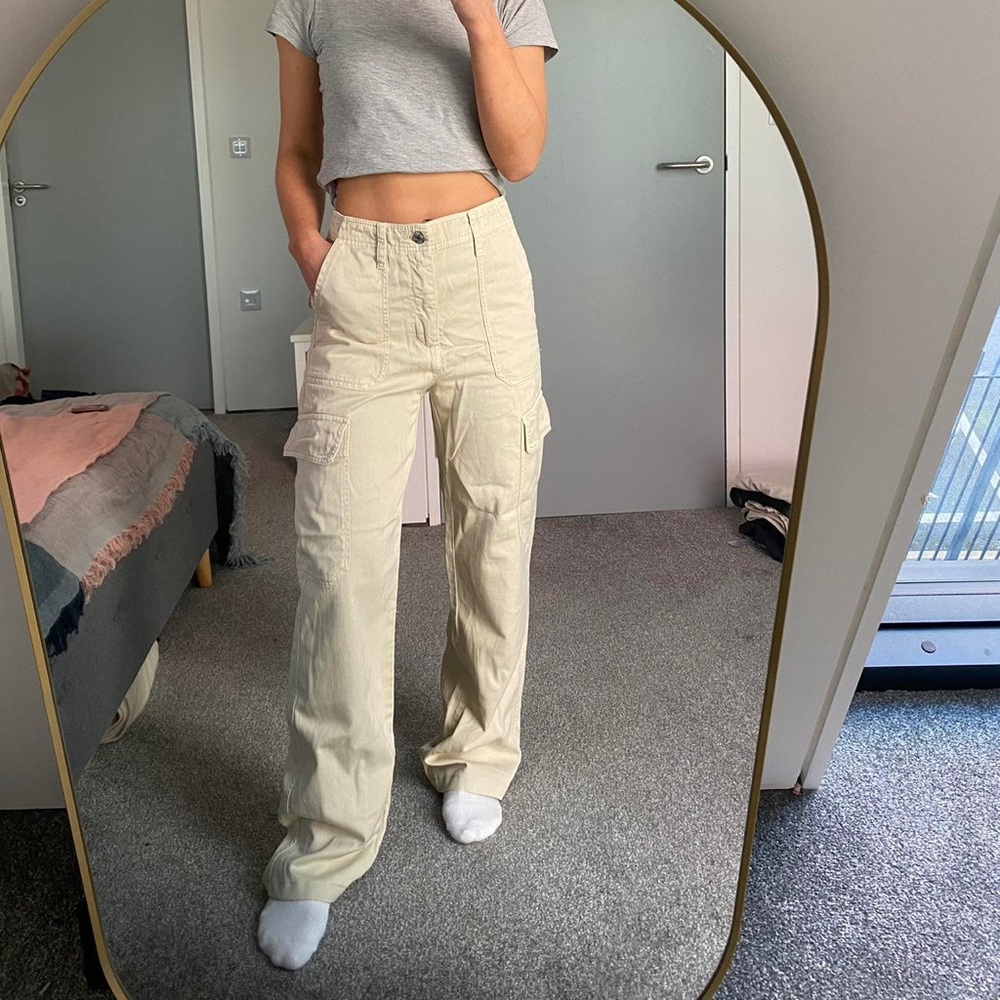 Zara Women’s  Cargo Pants - Light Tan size 4